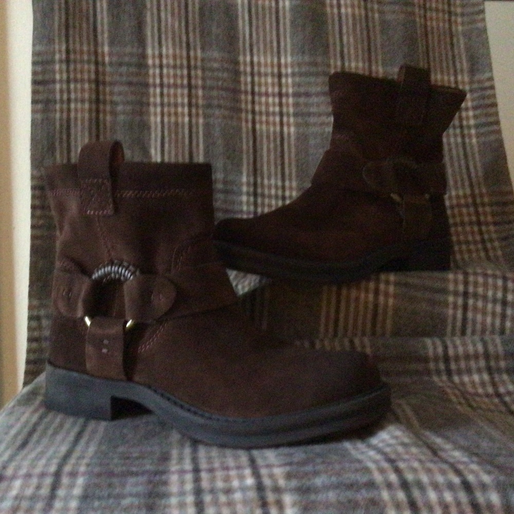 Zodiac 5 1/2 M Chocolate Brown Suede Moto/Western Bootie